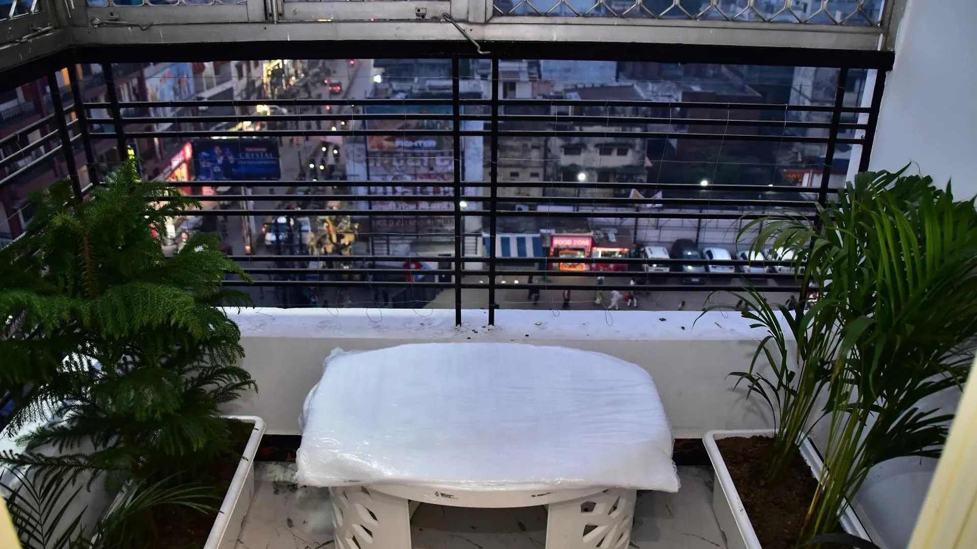 منزل للإقامة The Mid City Home فاراناسي الهند