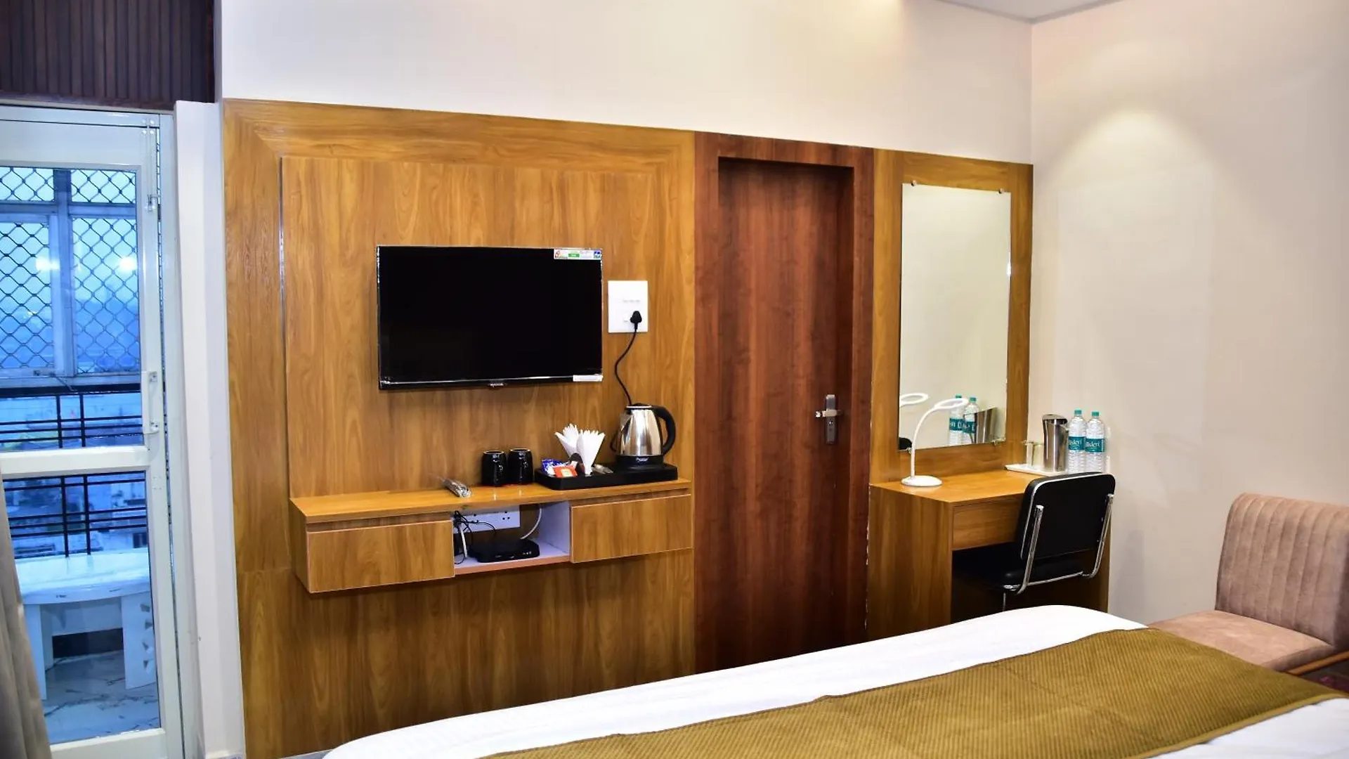The Mid City Home فاراناسي منزل للإقامة